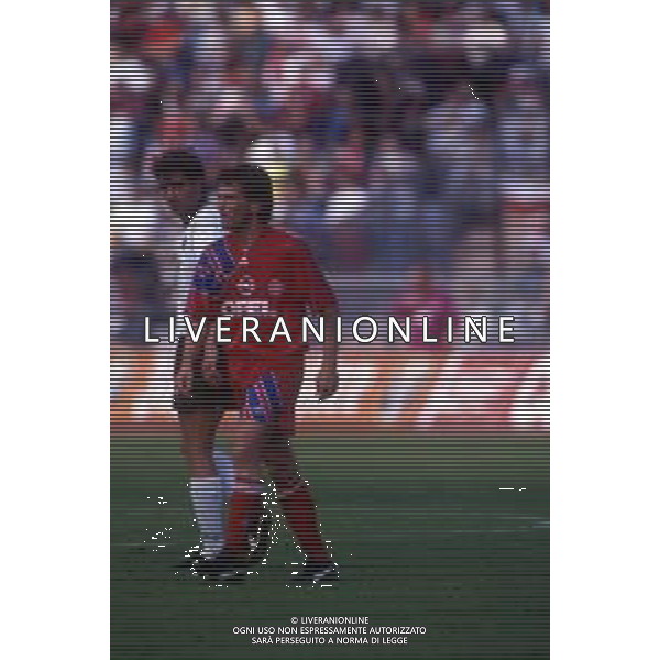 RETROSPETTIVA LOTHAR MATTHAUS CALCIATORE NELLA FOTO LOTHAR MATTHAUS CON LA MAGLIA DEL BAYERN MONACO NELL\'ANNO 1992-1993 AG ALDO LIVERANI SAS