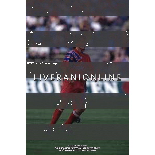 RETROSPETTIVA LOTHAR MATTHAUS CALCIATORE NELLA FOTO LOTHAR MATTHAUS CON LA MAGLIA DEL BAYERN MONACO NELL\'ANNO 1992-1993 AG ALDO LIVERANI SAS