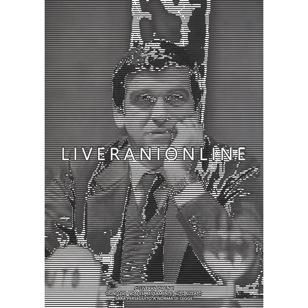 RETROSPETTIVA GIORGIO BENVENUTO SINDACALISTA E POLITICO ITALIANO NELLA FOTO GIORGIO BENVENUTO A UN CONVEGNO A MILANO AL CIRCOLO DELLA STAMPA NELL\'ANNO 1986 AG ALDO LIVERANI SAS