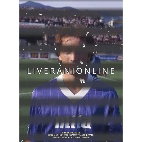 RETROSPETTIVA RENZO GOBBO CALCIATORE NELLA FOTO RENZO GOBBO CON LA MAGLIA DEL COMO CALCIO AG ALDO LIVERANI SAS
