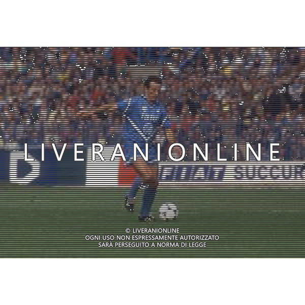 RETROSPETTIVA RENZO GOBBO CALCIATORE NELLA FOTO RENZO GOBBO CON LA MAGLIA DEL BRESCIA CALCIO AG ALDO LIVERANI SAS