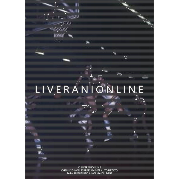 RETROSPETTIVA GIULIO IELLINI BASKET NELLA FOTO GIULIO IELLINI CON LA MAGLIA DELL\'INNOCENTINI MILANO ANNI 1970 AG ALDO LIVERANI SAS