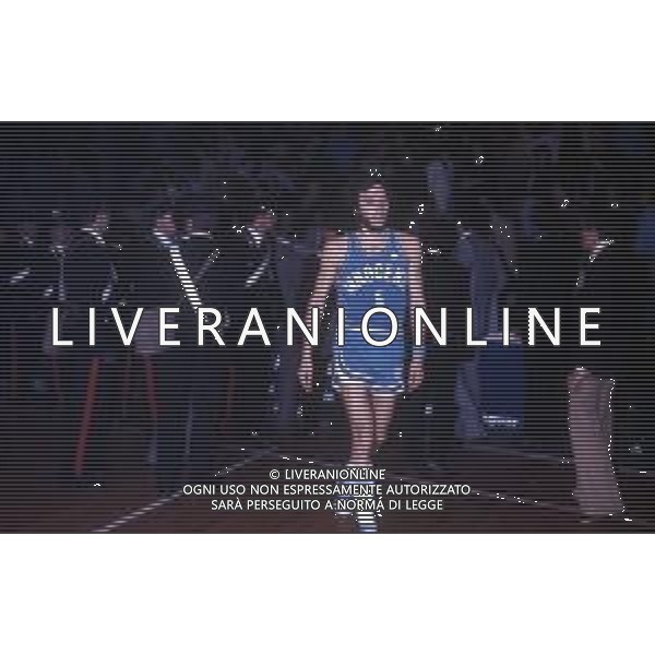 RETROSPETTIVA GIULIO IELLINI BASKET NELLA FOTO GIULIO IELLINI CON LA MAGLIA DELL\'INNOCENTINI MILANO ANNI 1970 AG ALDO LIVERANI SAS