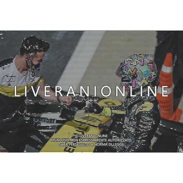 Daniel Ricciardo (AUS) Renault F1 Team celebrates in qualifying parc ferme. 01.08.2020. Formula 1 World Championship, Rd 4, British Grand Prix, Silverstone, England, Qualifying Day. / AGENZIA ALDO LIVERANI SAS - ITALY ONLY EDITORIAL USE ONLY