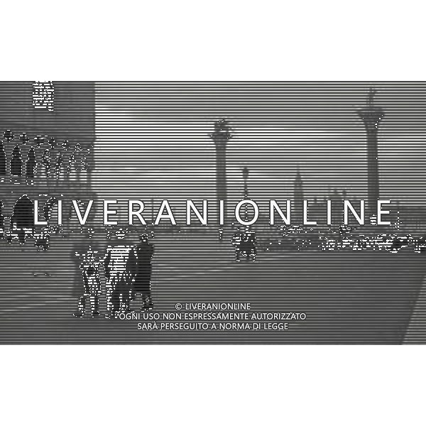 1936-1939 VENEZIA VARIE PANORAMICHE DELLA CITTA E DI GENTE IN LAGUNA AG ALDO LIVERANI SAS