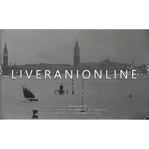 1936-1939 VENEZIA VARIE PANORAMICHE DELLA CITTA E DI GENTE IN LAGUNA AG ALDO LIVERANI SAS