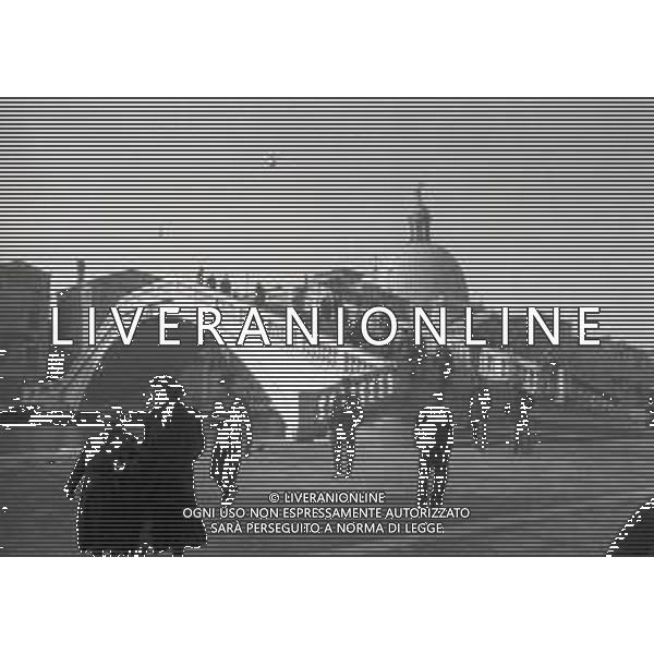 1936-1939 VENEZIA VARIE PANORAMICHE DELLA CITTA E DI GENTE IN LAGUNA AG ALDO LIVERANI SAS