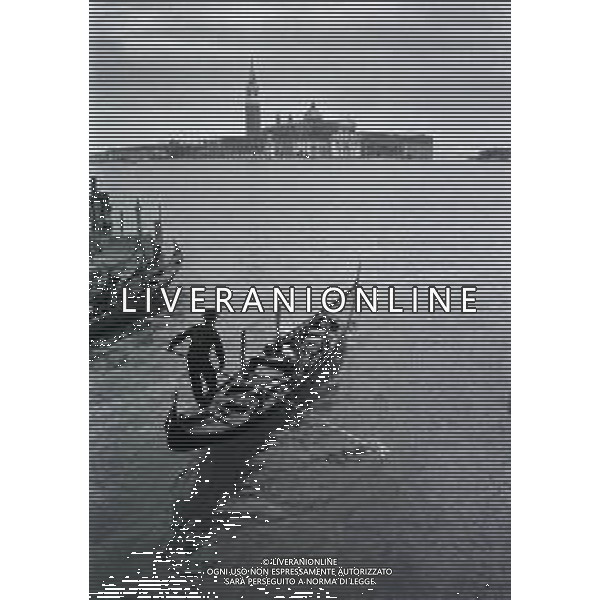 1936-1939 VENEZIA VARIE PANORAMICHE DELLA CITTA E DI GENTE IN LAGUNA AG ALDO LIVERANI SAS