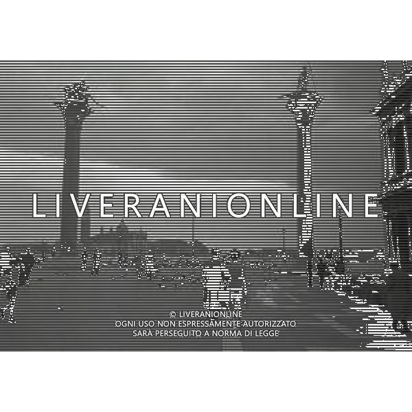 1936-1939 VENEZIA VARIE PANORAMICHE DELLA CITTA E DI GENTE IN LAGUNA AG ALDO LIVERANI SAS