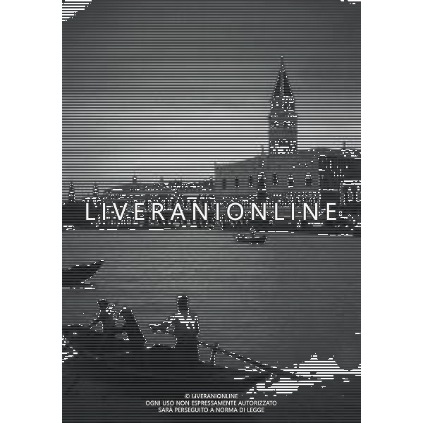 1936-1939 VENEZIA VARIE PANORAMICHE DELLA CITTA E DI GENTE IN LAGUNA AG ALDO LIVERANI SAS