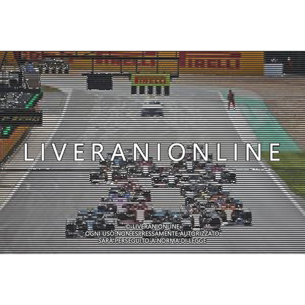 Lewis Hamilton (GBR) Mercedes AMG F1 W11 leads at the start of the race. 02.08.2020. Formula 1 World Championship, Rd 4, British Grand Prix, Silverstone, England, Race Day. / AGENZIA ALDO LIVERANI SAS - ITALY ONLY EDITORIAL USE ONLY