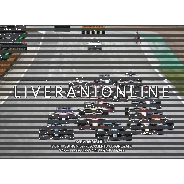 Lewis Hamilton (GBR) Mercedes AMG F1 W11 leads at the start of the race. 02.08.2020. Formula 1 World Championship, Rd 4, British Grand Prix, Silverstone, England, Race Day. / AGENZIA ALDO LIVERANI SAS - ITALY ONLY EDITORIAL USE ONLY