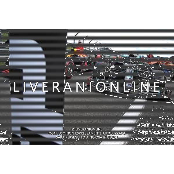 Race winner Lewis Hamilton (GBR) Mercedes AMG F1 W11 in parc ferme with a puncture. 02.08.2020. Formula 1 World Championship, Rd 4, British Grand Prix, Silverstone, England, Race Day. / AGENZIA ALDO LIVERANI SAS - ITALY ONLY EDITORIAL USE ONLY