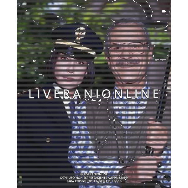 NINO MANFREDI, all\'anagrafe Saturnino Manfredi, attore, regista italiano - RETROSPETTIVA Nella foto con Claudia Koll nella serie televisiva \'Linda e il brigadiere\' nel 1997 ©ARCHIVIO / AGENZIA ALDO LIVERANI SAS