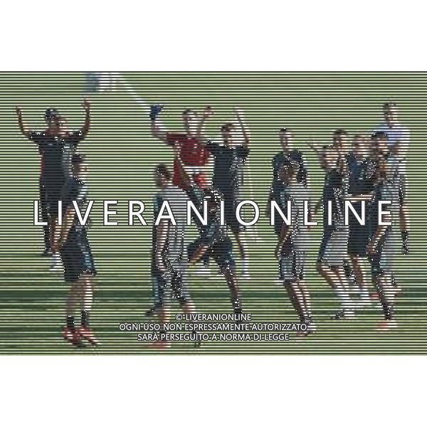 Torino 06.08.2020 Continassa Allenamento Juventus pre Champions League 2019/2020 ©Viganti/Agenzia Aldo Liverani Nella foto: il gruppo durante il torello / AGENZIA ALDO LIVERANI SAS