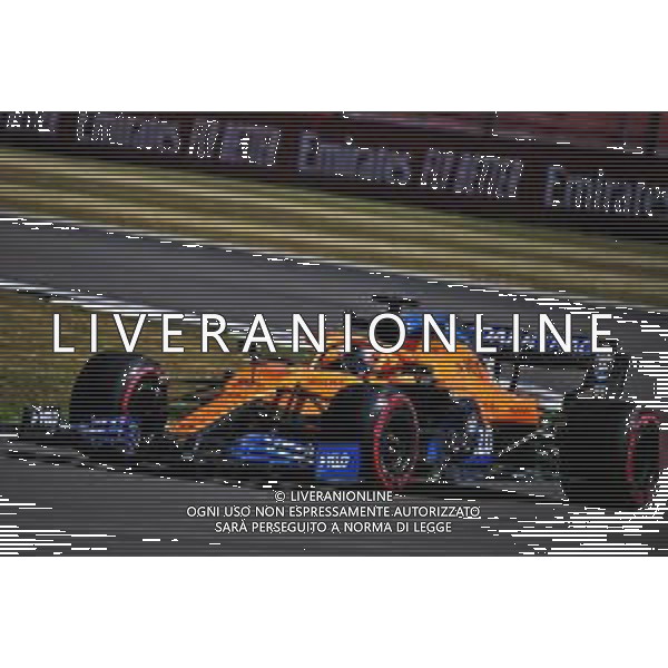 Carlos Sainz Jr (ESP) McLaren MCL35. 07.08.2020. Formula 1 World Championship, Rd 5, 70th Anniversary Grand Prix, Silverstone, England, Practice Day. - www.xpbimages.com, EMail: requests@xpbimages.com © Copyright: Batchelor / XPB Images/ AGENZIA ALDO LIVERANI SAS - ITALY ONLY EDITORIAL USE ONLY