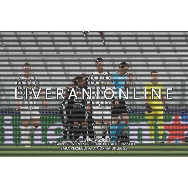 Torino 07.08.2020 Allianz Stadium Juventus vs Olympique Lione Champions League 2019/2020 ©Viganti/Agenzia Aldo Liverani Nella foto: delusione juventus dopo gol su rigore di memphis depay / AGENZIA ALDO LIVERANI SAS