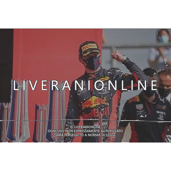 Race winner Max Verstappen (NLD) Red Bull Racing celebrates on the podium. 09.08.2020. Formula 1 World Championship, Rd 5, 70th Anniversary Grand Prix, Silverstone, England, Race Day. - www.xpbimages.com, EMail: requests@xpbimages.com © Copyright: Batchelor / XPB Images/AGENZIA ALDO LIVERANI SAS - ITALY ONLY EDITORIAL USE ONLY