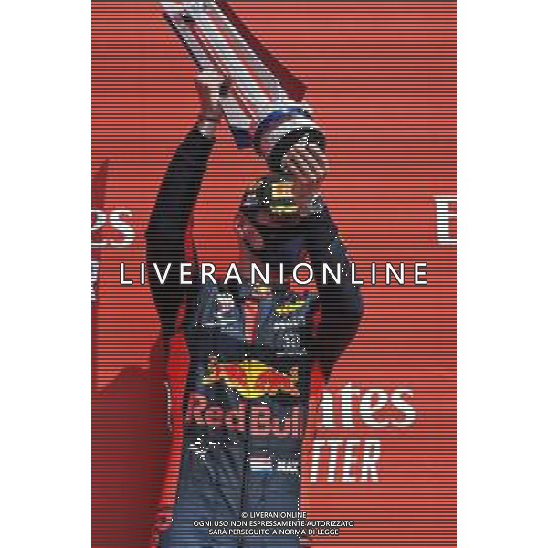Race winner Max Verstappen (NLD) Red Bull Racing celebrates on the podium. 09.08.2020. Formula 1 World Championship, Rd 5, 70th Anniversary Grand Prix, Silverstone, England, Race Day. - www.xpbimages.com, EMail: requests@xpbimages.com © Copyright: Batchelor / XPB Images/AGENZIA ALDO LIVERANI SAS - ITALY ONLY EDITORIAL USE ONLY