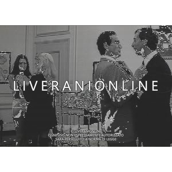 RETROSPETTIVA VITTORIO GASSMAN ATTORE NELLA FOTO VITTORIO GASSMAN NELL\'ANNO 1969 NEL FILM“IL DIVORZIO“ CON HELENA ROONE E ANITA ECKBERG AG ALDO LIVERANI SAS  