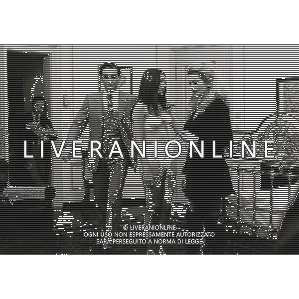 RETROSPETTIVA VITTORIO GASSMAN ATTORE NELLA FOTO VITTORIO GASSMAN NELL\'ANNO 1969 NEL FILM“IL DIVORZIO“ CON HELENA ROONE E ANITA ECKBERG AG ALDO LIVERANI SAS  