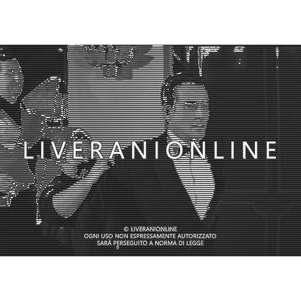 RETROSPETTIVA VITTORIO GASSMAN ATTORE NELLA FOTO VITTORIO GASSMAN NELL\'ANNO 1969 NEL FILM“IL DIVORZIO“ CON HELENA ROONE E ANITA ECKBERG AG ALDO LIVERANI SAS  
