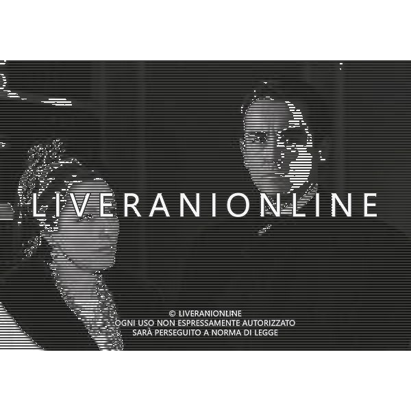 RETROSPETTIVA VITTORIO GASSMAN ATTORE NELLA FOTO VITTORIO GASSMAN NELL\'ANNO 1969 NEL FILM“IL DIVORZIO“ CON HELENA ROONE E ANITA ECKBERG AG ALDO LIVERANI SAS  
