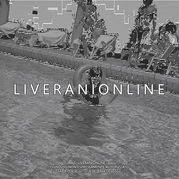RETROSPETTIVA VITTORIO GASSMAN ATTORE NELLA FOTO VITTORIO GASSMAN A TAORMINA AL PREMIO DAVID DI DONATELLO NELL\'ANNO 1975 AG ALDO LIVERANI SAS