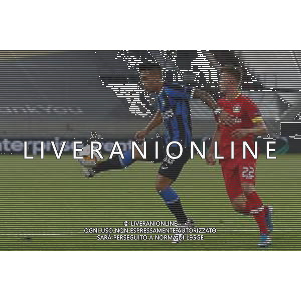 UEFA - EUROPA LEAGUE Germania Quarti di Finale 10/08/2020 Inter - Bayer Leverkusen nella foto: Martinez Lautaro (f.c.Internazionale)D. Sinkgraven (Leverkusen) ©Claudio Zamagni/Agenzia Aldo Liverani Martinez Lautaro (f.c.Internazionale)D. Sinkgraven (Leverkusen) during UEFA EUROPA LEAGUE Germany Quarter-Finals match between F.C. Internazionale and Bayer Leverkusen at Merkur Spiel-Arena in Dusseldorf on August 10 2020. photo credit by Claudio Zamagni/Aldo Liverani Photo Agency/AGENZIA ALDO LIVERANI SAS