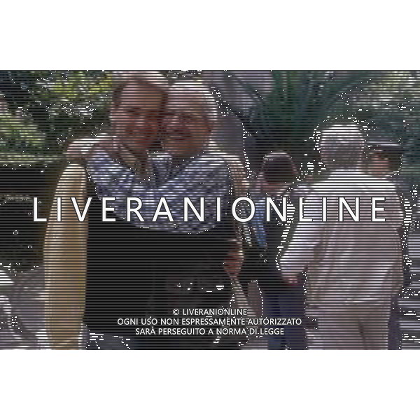 \'LINDA E IL BRIGADIERE\' SERIE TELEVISIVA DEL 1997 NELLA FOTO NINO MANFREDI CON IL REGISTA GIANFRANCESCO LAZOTTI SUL SET DURANTE LE RIPRESE ©ARCHIVIO /AGENZIA ALDO LIVERANI SAS