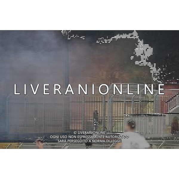 Playoff - Spezia vs Chievo - Campionato di Calcio Serie B 2019/2020, 11 agosto 2020 La Spezia, Italia Nella foto: I tifosi dello Spezia incitano la squadra da fuori lo stadio @LM/Matteo Papini AG ALDO LIVERANI SAS