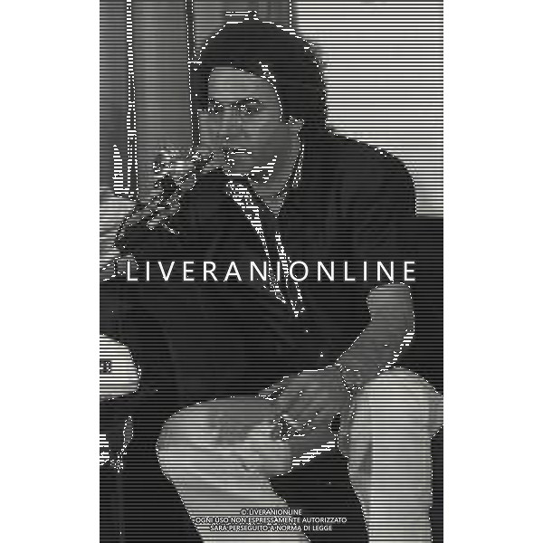 RETROSPETTIVA MARIO TESSUTO CANTANTE NELLA FOTO MARIO TESSUTO PRESENTAZIONE DEL NUOVO DISCO NELL\'ANNO 1979 AG ALDO LIVERANI SAS