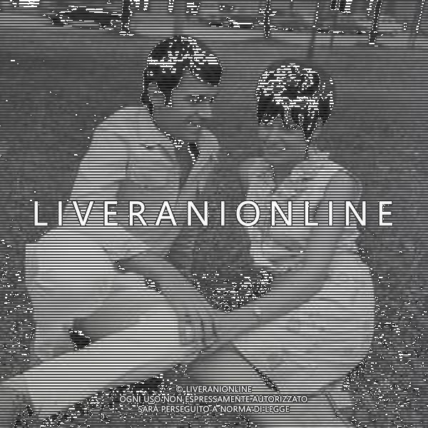 RETROSPETTIVA MARIO TESSUTO CANTANTE NELLA FOTO MARIO TESSUTO A MILANO NELL\'ANNO 1967  AG ALDO LIVERANI SAS 
