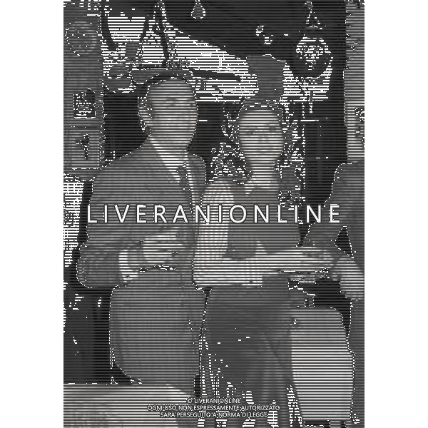 RETROSPETTIVA PIPPO BAUDO ATTORE E PRESENTATORE TELEVISIVO NELLA FOTO PIPPO BAUDO E GIGLIOLA CINQUETTI A CANZONISSIMA AG ALDO LIVERANI SAS