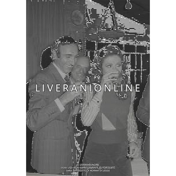 RETROSPETTIVA PIPPO BAUDO ATTORE E PRESENTATORE TELEVISIVO NELLA FOTO PIPPO BAUDO E GIGLIOLA CINQUETTI A CANZONISSIMA AG ALDO LIVERANI SAS