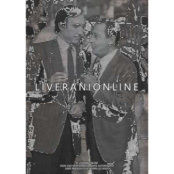 RETROSPETTIVA PIPPO BAUDO ATTORE E PRESENTATORE TELEVISIVO NELLA FOTO PIPPO BAUDO E ALBERTO SORDI NELL\'ANNO 1981 AG ALDO LIVERANI SAS