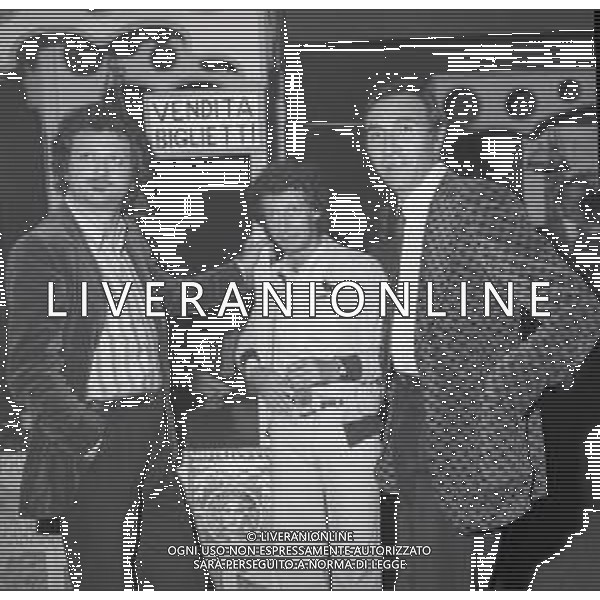 RETROSPETTIVA PIPPO BAUDO ATTORE E PRESENTATORE TELEVISIVO NELLA FOTO PIPPO BAUDO IN RAI NELL\'ANNO 1975  AG ALDO LIVERANI SAS  