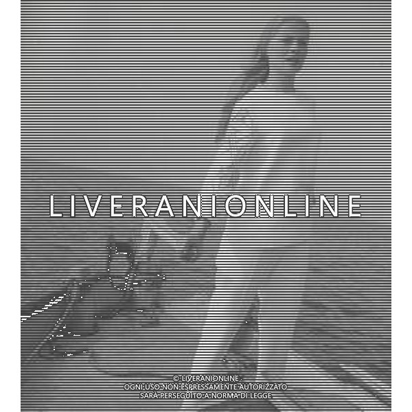 RETROSPETTIVA VIRNA LISI ATTRICE NELLA FOTO VIRNA LISI A CESENATICO CON IL MARITO FRANCO PESCI 01-08-1964 AG ALDO LIVERANI SAS