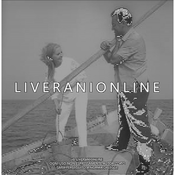 RETROSPETTIVA VIRNA LISI ATTRICE NELLA FOTO VIRNA LISI A CESENATICO CON IL MARITO FRANCO PESCI 01-08-1964 AG ALDO LIVERANI SAS