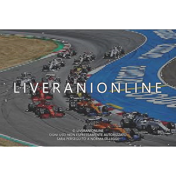 Carlos Sainz Jr (ESP) McLaren MCL35 and Pierre Gasly (FRA) AlphaTauri AT01 at the start of the race. 16.08.2020. Formula 1 World Championship, Rd 6, Spanish Grand Prix, Barcelona, Spain, Race Day. - www.xpbimages.com, EMail: requests@xpbimages.com © Copyright: Batchelor / XPB Images/ AGENZIA ALDO LIVERANI SAS - ITALY ONLY EDITORIAL USE ONLY