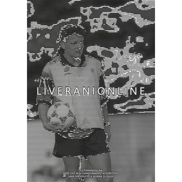 RETROSPETTIVA ROBERTO BAGGIO CALCIATORE NELLA FOTO ROBERTO BAGGIO CON LA MAGLIA DEL MILAN CALCIO 1995-1996 AG ALDO LIVERANI SAS
