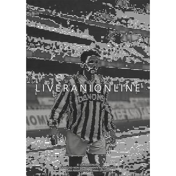 RETROSPETTIVA ROBERTO BAGGIO CALCIATORE NELLA FOTO ROBERTO BAGGIO NEL\'ANNO 1993-1994 CON LA MAGLIA DELLA JUVENTUS AG ALDO LIVERANI SAS