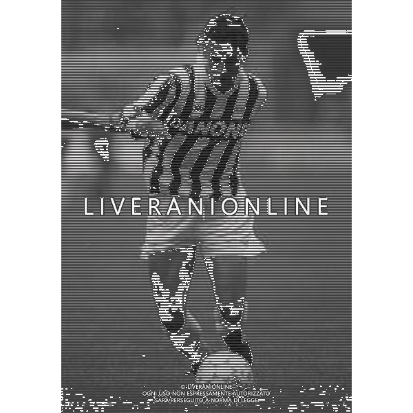 RETROSPETTIVA ROBERTO BAGGIO CALCIATORE NELLA FOTO ROBERTO BAGGIO NEL\'ANNO 1993-1994 CON LA MAGLIA DELLA JUVENTUS AG ALDO LIVERANI SAS