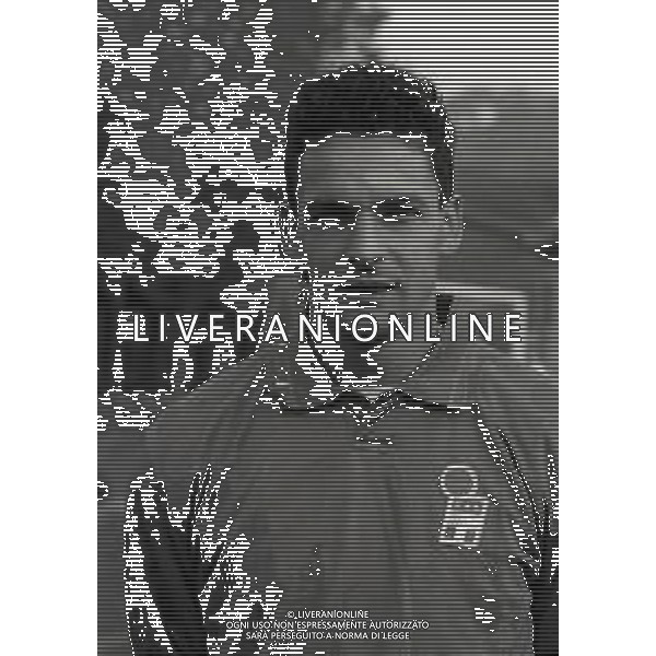 RETROSPETTIVA ROBERTO BAGGIO CALCIATORE NELLA FOTO ROBERTO BAGGIO NEL\'ANNO 1993-1994 CON LA MAGLIA DELLA NAZIONALE ITALIANA AG ALDO LIVERANI SAS
