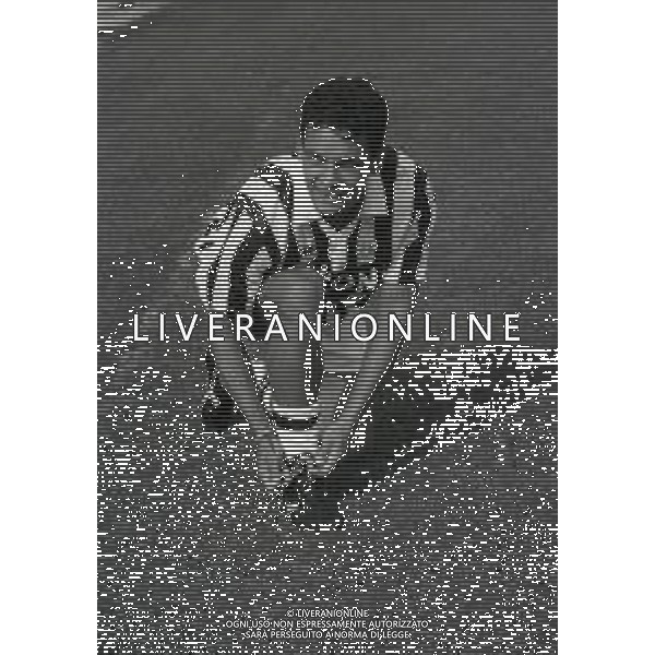 RETROSPETTIVA ROBERTO BAGGIO CALCIATORE NELLA FOTO ROBERTO BAGGIO NEL\'ANNO 1992-1993 CON LA MAGLIA DELLA JUVENTUS  AG ALDO LIVERANI SAS 