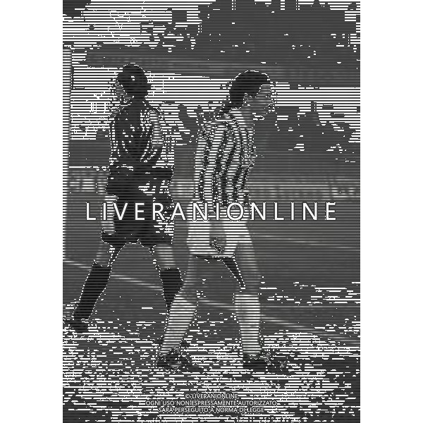 RETROSPETTIVA ROBERTO BAGGIO CALCIATORE NELLA FOTO ROBERTO BAGGIO NEL\'ANNO 1991-1992 CON LA MAGLIA DELLA JUVENTUS CON WALTER ZENGA AG ALDO LIVERANI SAS 
