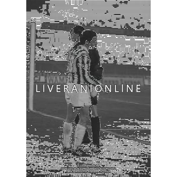 RETROSPETTIVA ROBERTO BAGGIO CALCIATORE NELLA FOTO ROBERTO BAGGIO NEL\'ANNO 1991-1992 CON LA MAGLIA DELLA JUVENTUS CON WALTER ZENGA AG ALDO LIVERANI SAS 