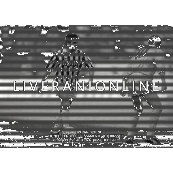 RETROSPETTIVA ROBERTO BAGGIO CALCIATORE NELLA FOTO ROBERTO BAGGIO NEL\'ANNO 1991-1992 CON LA MAGLIA DELLA JUVENTUS  AG ALDO LIVERANI SAS 