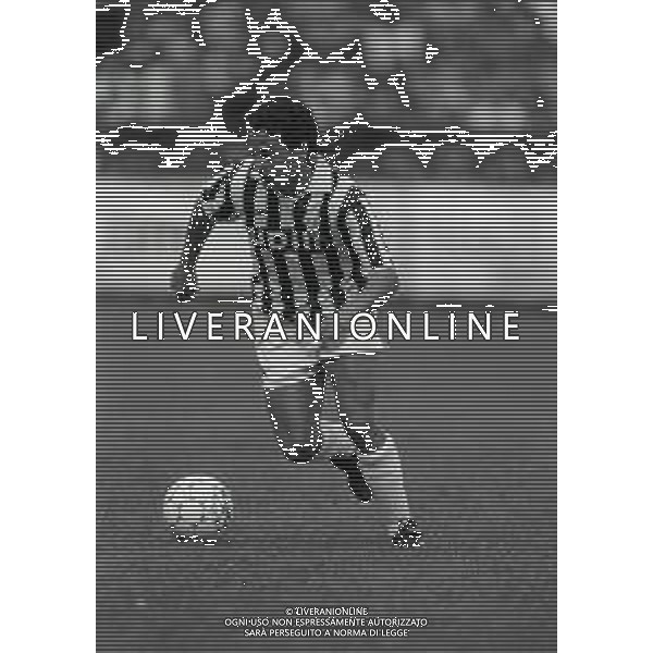 RETROSPETTIVA ROBERTO BAGGIO CALCIATORE NELLA FOTO ROBERTO BAGGIO NEL\'ANNO 1991-1992 CON LA MAGLIA DELLA JUVENTUS  AG ALDO LIVERANI SAS 