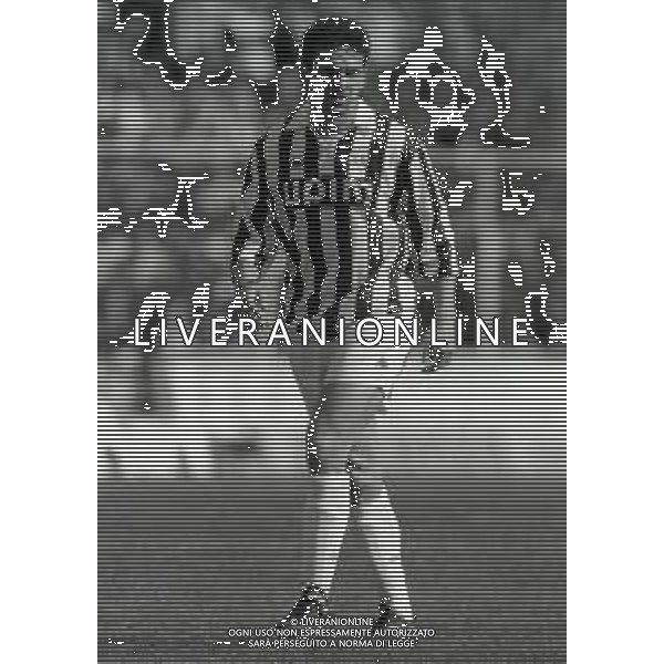 RETROSPETTIVA ROBERTO BAGGIO CALCIATORE NELLA FOTO ROBERTO BAGGIO NEL\'ANNO 1991-1992 CON LA MAGLIA DELLA JUVENTUS  AG ALDO LIVERANI SAS 